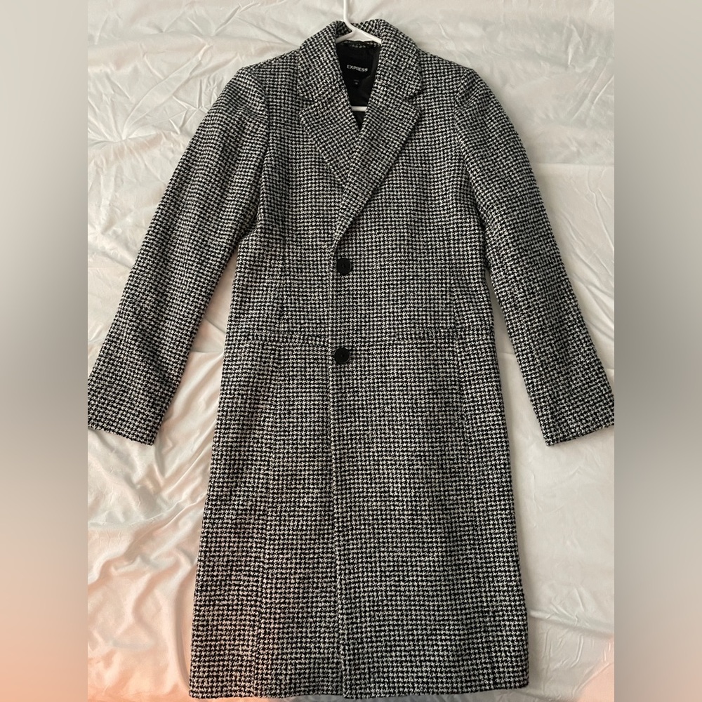 Express Womens houndstooth print lightweight coat size XS